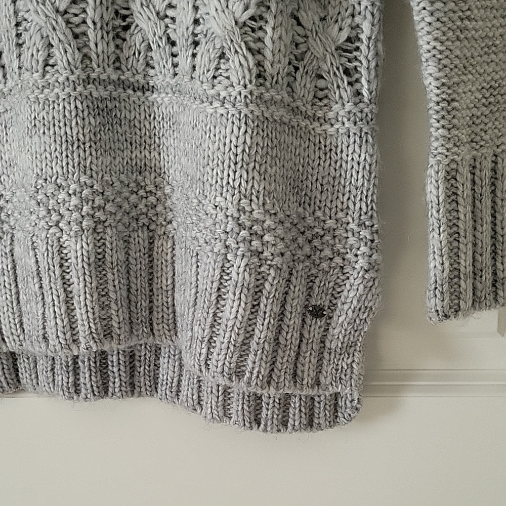American Eagle Outfitters Light Gray Knit Sweater – Women’s Medium - Picture 7 of 11